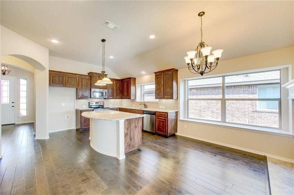 231 Frontier Drive, Waxahachie, TX 75167 231 Frontier Drive, Waxahachie, TX 75167