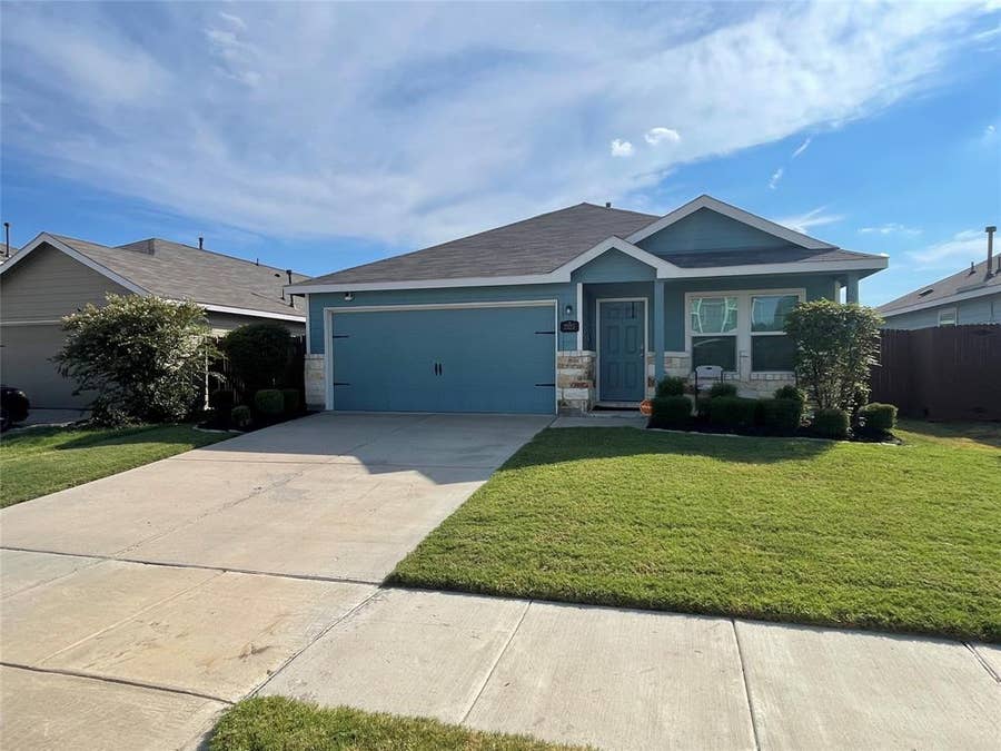 Property photo for 2925 Bronte Boulevard, Heartland, TX