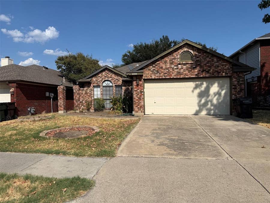 Property photo for 6804 Moccasin Drive, Plano, TX