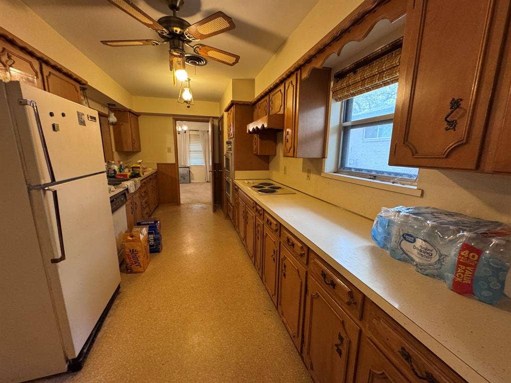 806 Sharpshire Street, Grand Prairie, TX 75050 806 Sharpshire Street, Grand Prairie, TX 75050