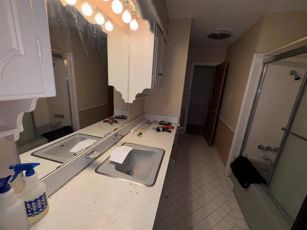 806 Sharpshire Street, Grand Prairie, TX 75050 806 Sharpshire Street, Grand Prairie, TX 75050