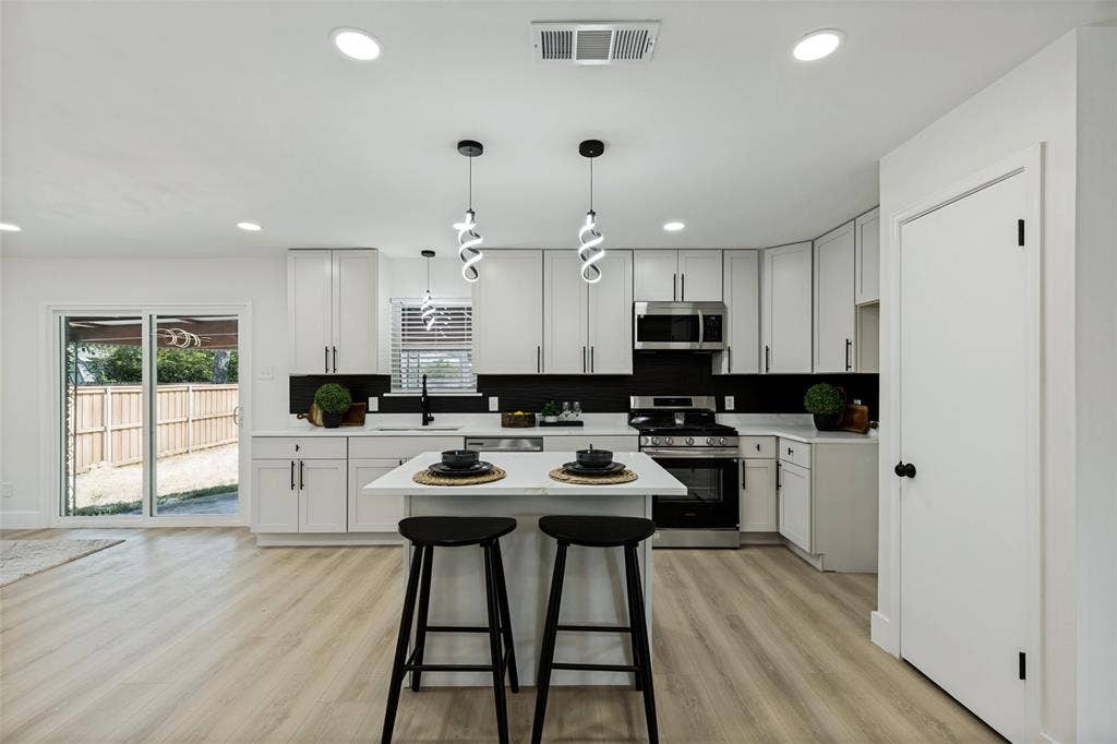 2553 Dorrington Drive, Dallas, TX 75228 2553 Dorrington Drive, Dallas, TX 75228
