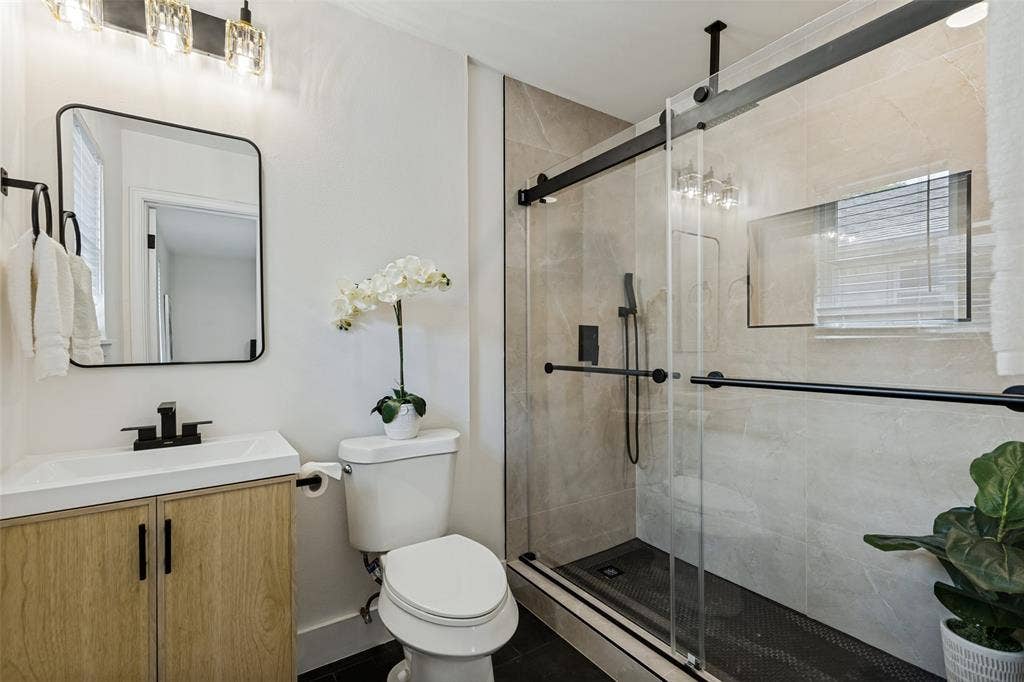 2553 Dorrington Drive, Dallas, TX 75228 2553 Dorrington Drive, Dallas, TX 75228