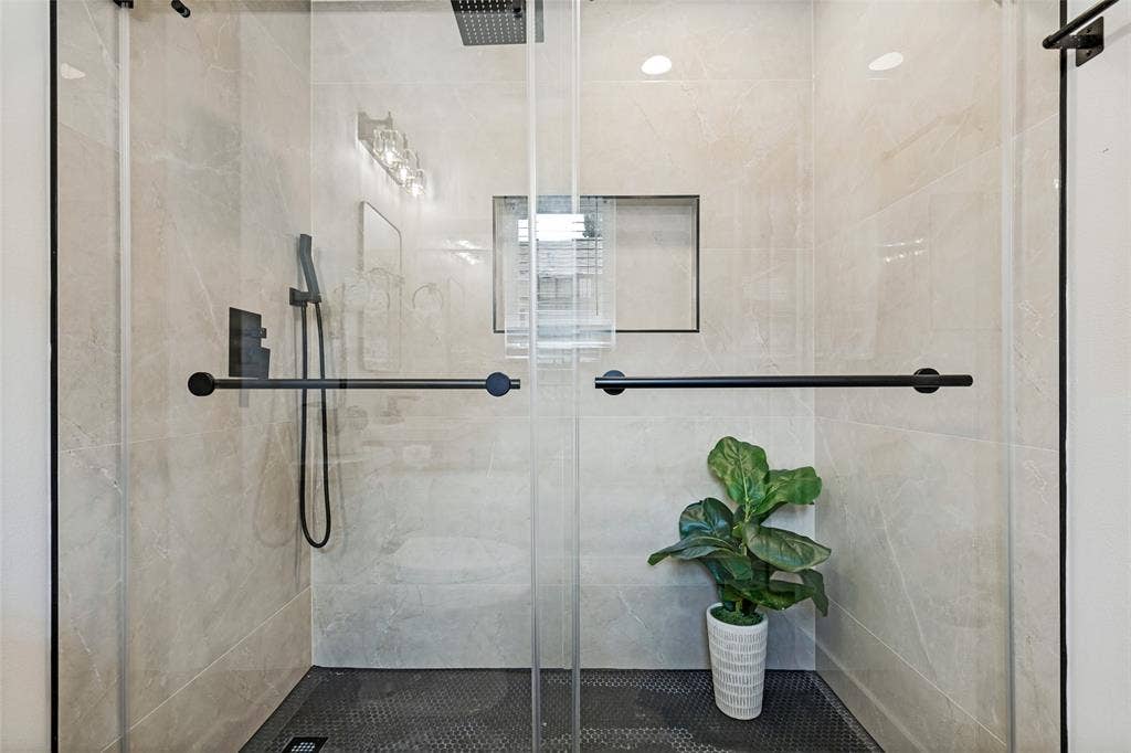2553 Dorrington Drive, Dallas, TX 75228 2553 Dorrington Drive, Dallas, TX 75228