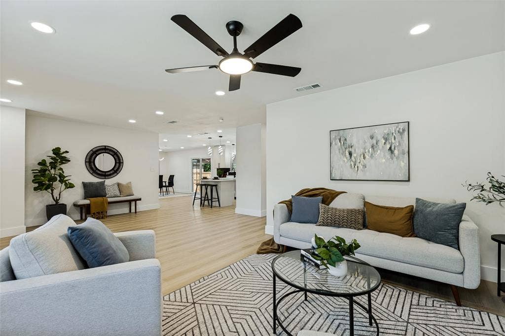 2553 Dorrington Drive, Dallas, TX 75228 2553 Dorrington Drive, Dallas, TX 75228