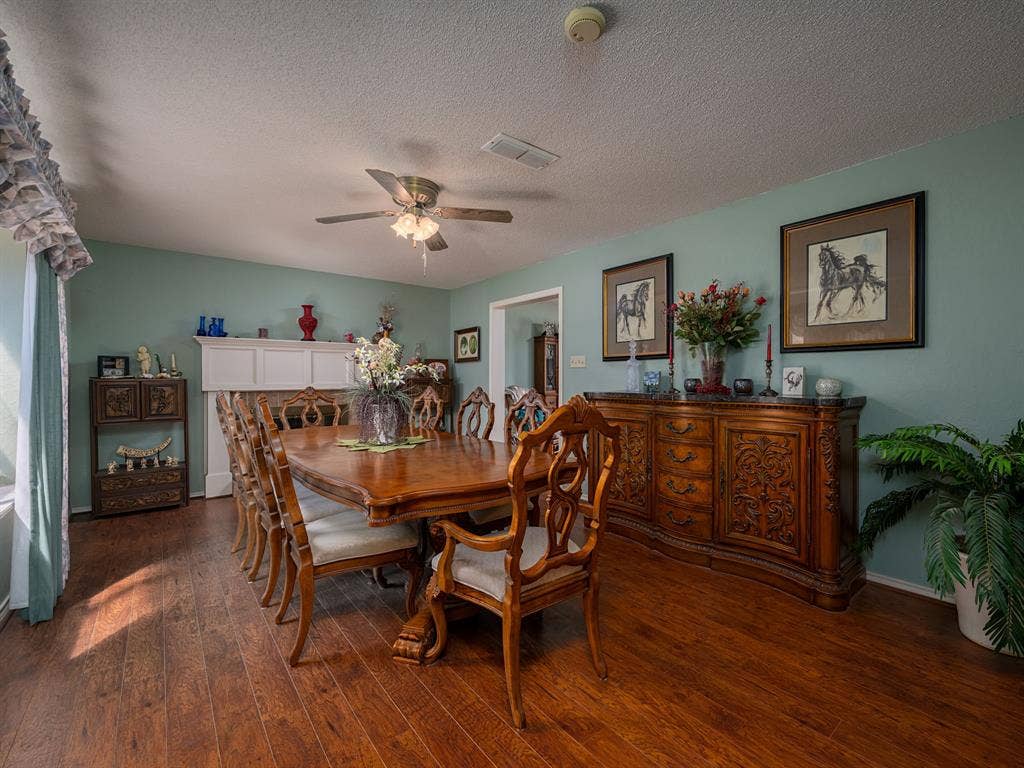 4475 County Road 3800, Athens, TX 75752 Currently used as dining.
