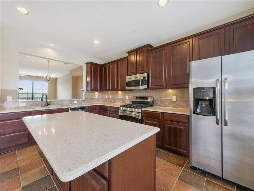 7817 Fox Horn Drive, Irving, TX 75063 7817 Fox Horn Drive, Irving, TX 75063