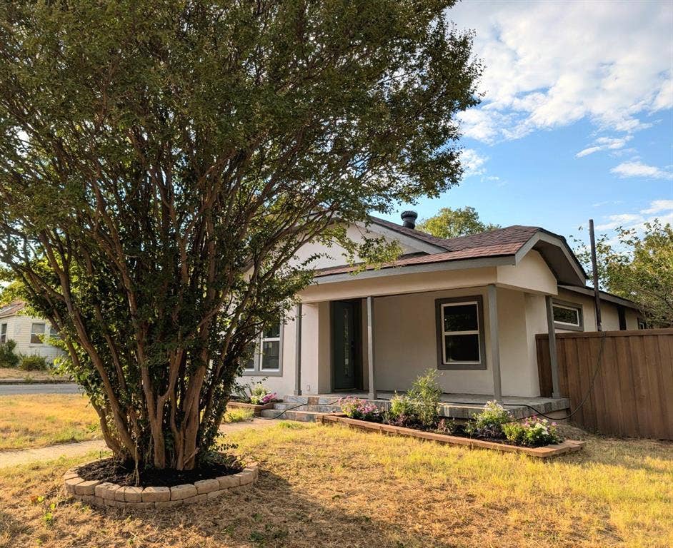 2551 Kingston Street, Dallas, TX 75211