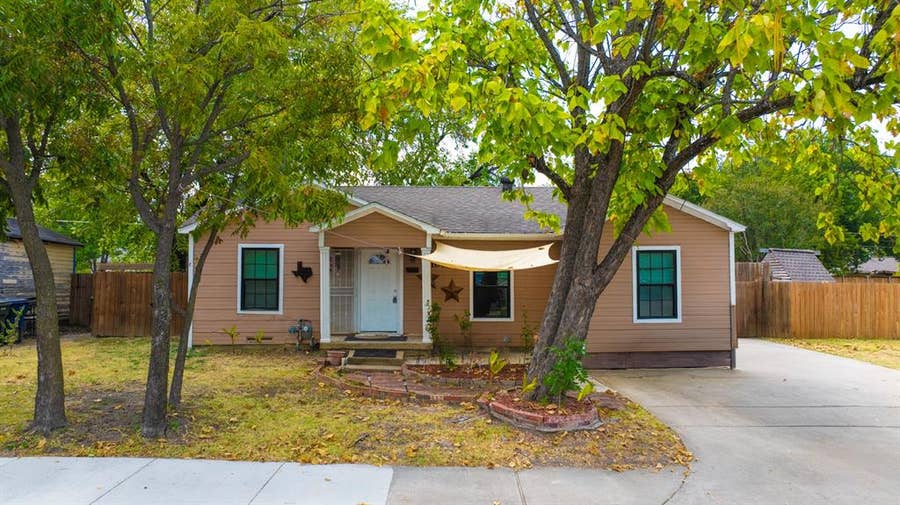 Property photo for 1001 S 5th Street, Garland, TX