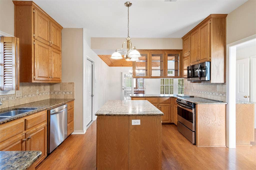 6239-B Fm 879, Ennis, TX 75119 6239-B Fm 879, Ennis, TX 75119