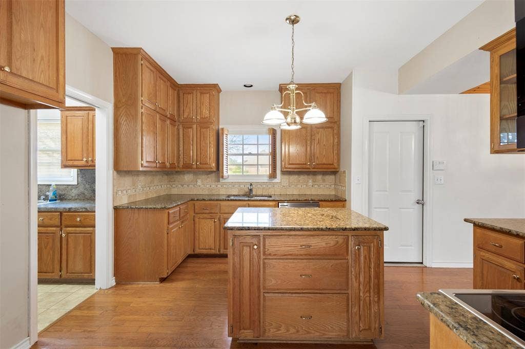 6239-B Fm 879, Ennis, TX 75119 6239-B Fm 879, Ennis, TX 75119