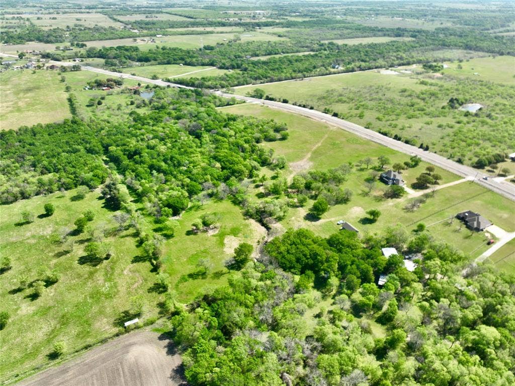 6239-B Fm 879, Ennis, TX 75119 6239-B Fm 879, Ennis, TX 75119