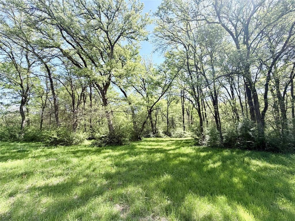 6239-B Fm 879, Ennis, TX 75119 6239-B Fm 879, Ennis, TX 75119