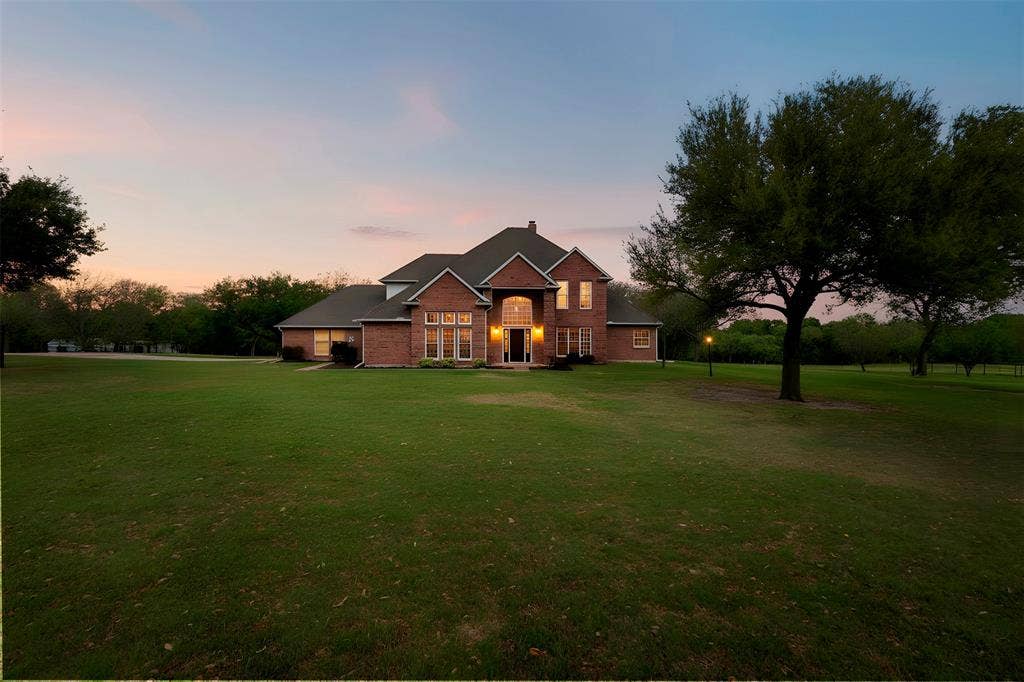 6239-B Fm 879, Ennis, TX 75119 6239-B Fm 879, Ennis, TX 75119