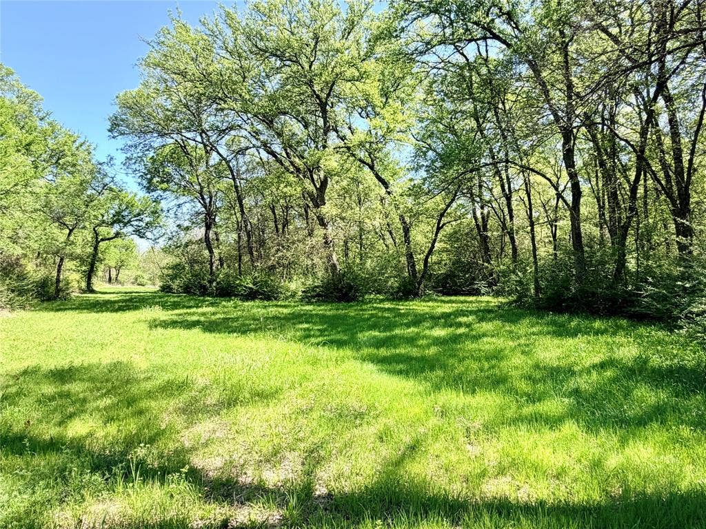 6239-B Fm 879, Ennis, TX 75119 6239-B Fm 879, Ennis, TX 75119