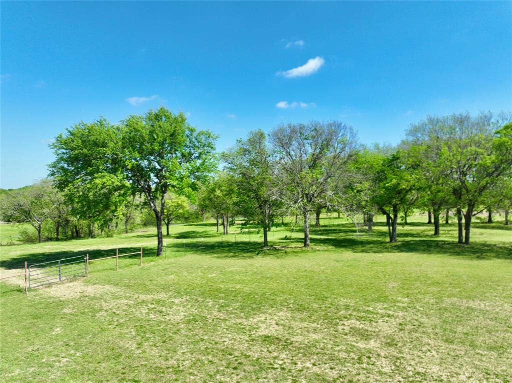 6239-B Fm 879, Ennis, TX 75119 6239-B Fm 879, Ennis, TX 75119