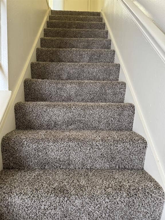 2802 Wimbledon Court, #D, Garland, TX 75041 Stairs