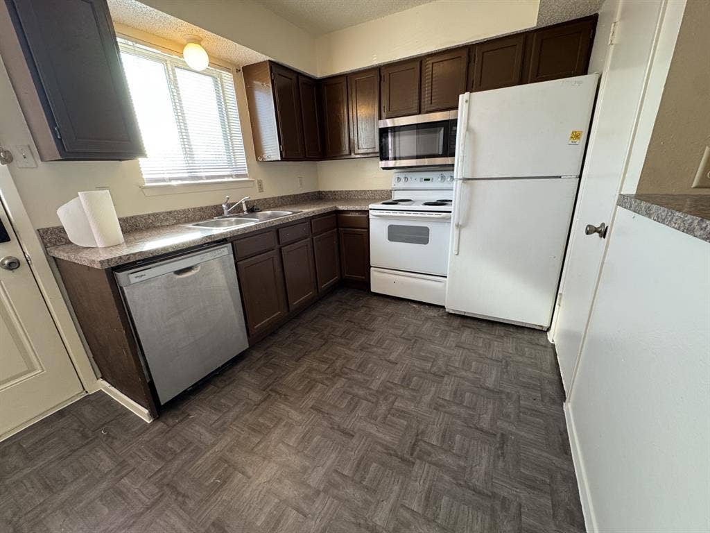 2802 Wimbledon Court, #D, Garland, TX 75041 2802 Wimbledon Court, #D, Garland, TX 75041