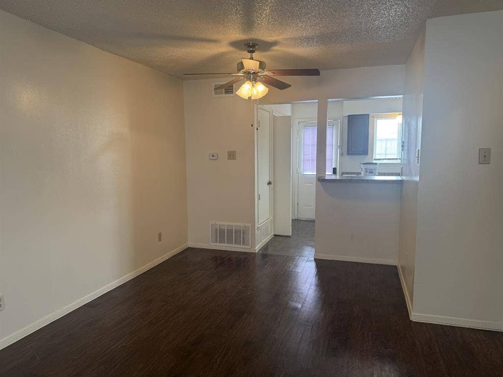 2802 Wimbledon Court, #D, Garland, TX 75041 Eating Area
