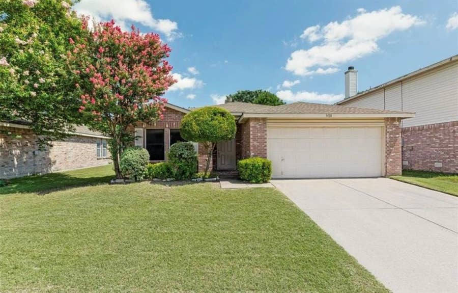 Property photo for 3118 Legend Drive, McKinney, TX