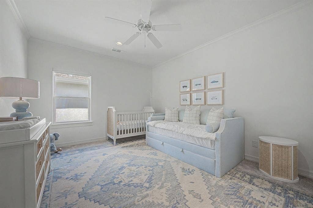 559 Coolair Drive, Dallas, TX 75218 Upstairs bedroom
