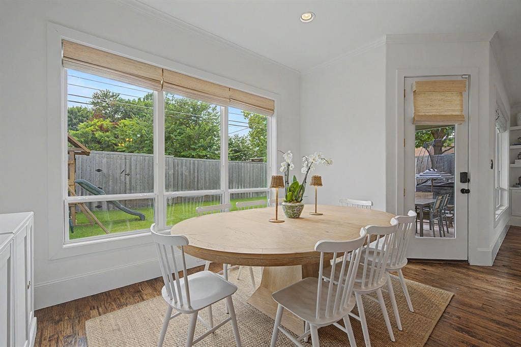 559 Coolair Drive, Dallas, TX 75218 Dining area