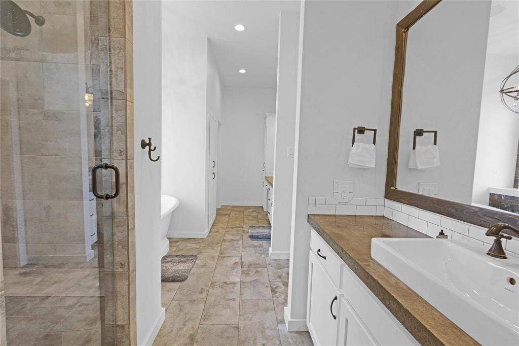 400 Bethel Road, Waxahachie, TX 75167 400 Bethel Road, Waxahachie, TX 75167