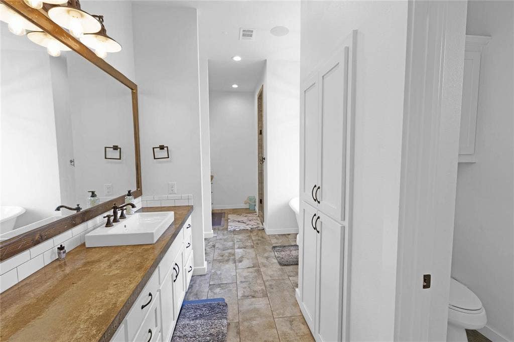 400 Bethel Road, Waxahachie, TX 75167 400 Bethel Road, Waxahachie, TX 75167