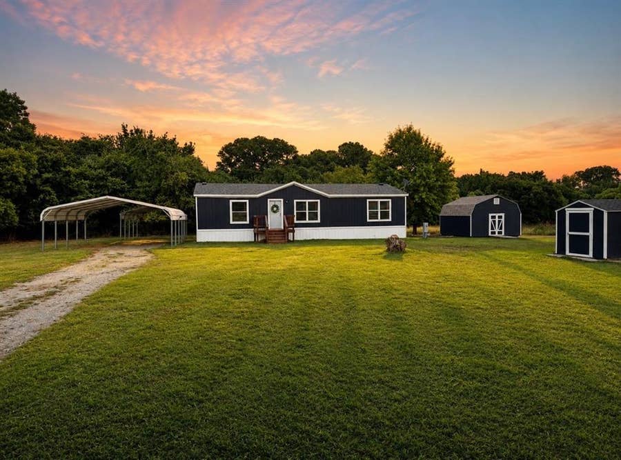 Property photo for 113 Lazy Meadow Court, Springtown, TX