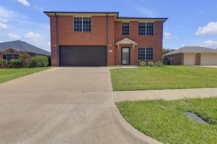 Property photo for 8109 Zephyr Court, Arlington, TX