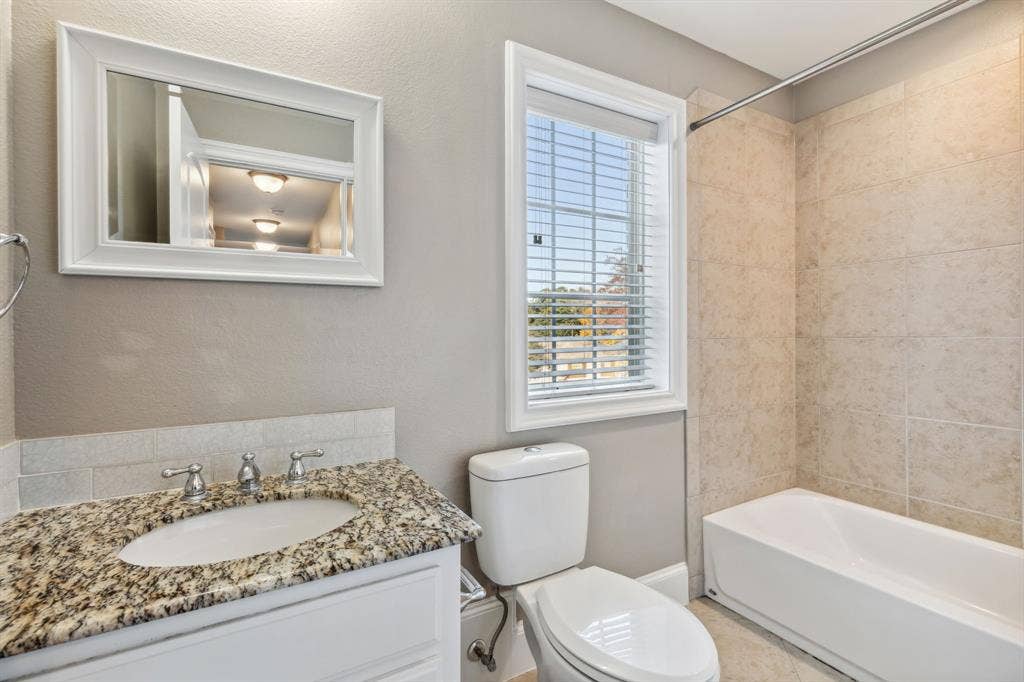 4120 Hawthorne Avenue, #2, Dallas, TX 75219 4120 Hawthorne Avenue, #2, Dallas, TX 75219