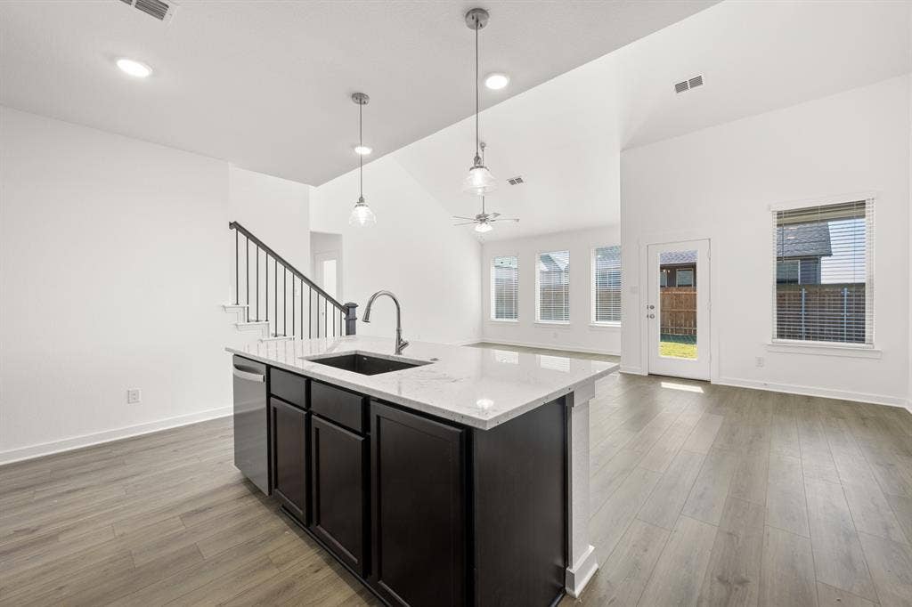 4747 Farmers Drive, Celina, TX 75009 16_6937 Freight Train- Kitchen-4