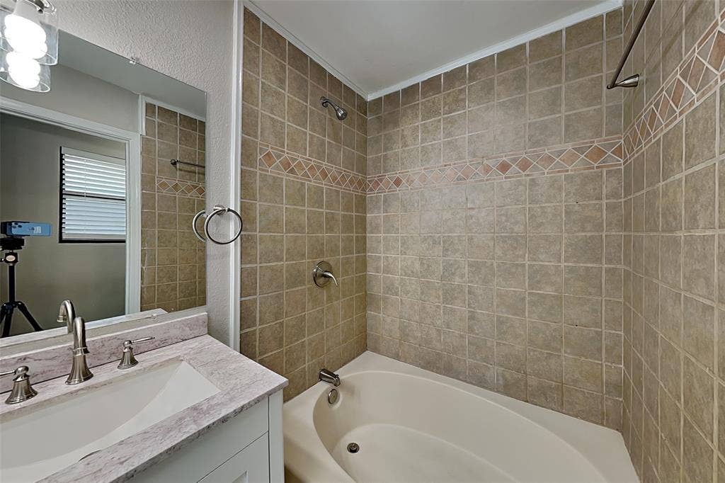 1916 Sharon Drive, Corinth, TX 76210 1916 Sharon Drive, Corinth, TX 76210