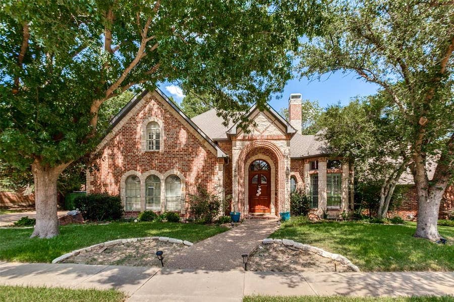 Property photo for 1119 Winding Brook Drive, Garland, TX