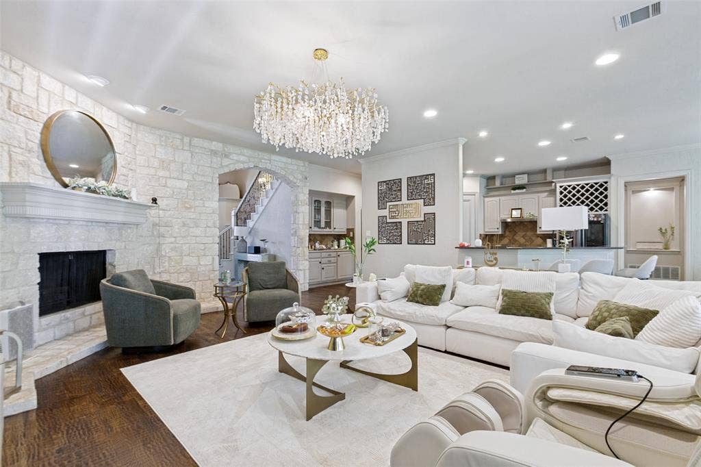 1119 Winding Brook Drive, Garland, TX 75044 1119 Winding Brook Drive, Garland, TX 75044