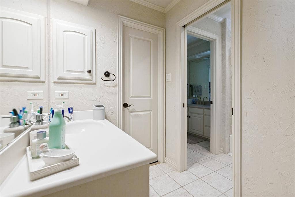 1119 Winding Brook Drive, Garland, TX 75044 1119 Winding Brook Drive, Garland, TX 75044