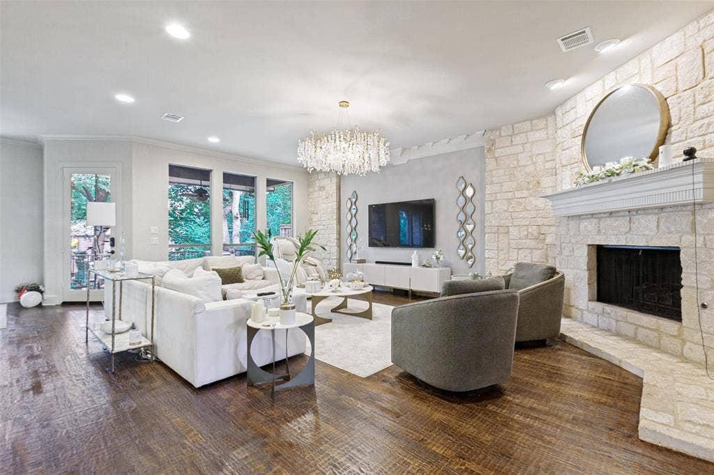 1119 Winding Brook Drive, Garland, TX 75044 1119 Winding Brook Drive, Garland, TX 75044
