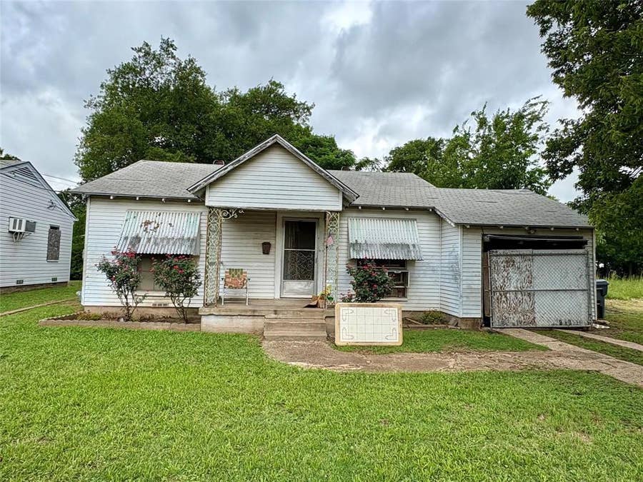 Property photo for 1703 N Montclair Avenue, Dallas, TX