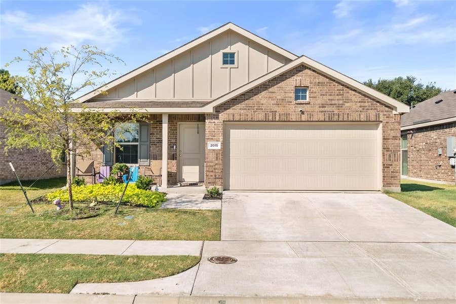 Property photo for 2015 Ava Drive, Ennis, TX