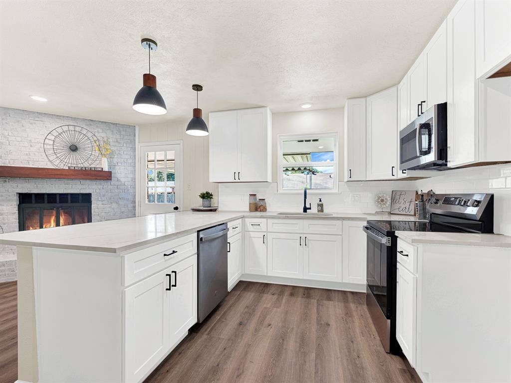 1926 Normandy Drive, Irving, TX 75060 1926 Normandy Drive, Irving, TX 75060