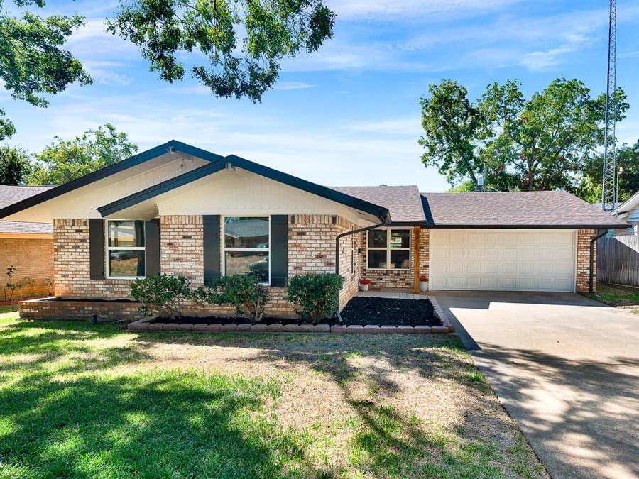 Property photo for 1926 Normandy Drive, Irving, TX
