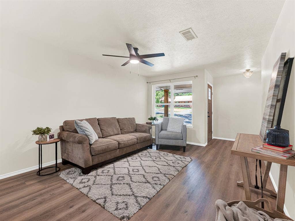 1926 Normandy Drive, Irving, TX 75060 1926 Normandy Drive, Irving, TX 75060