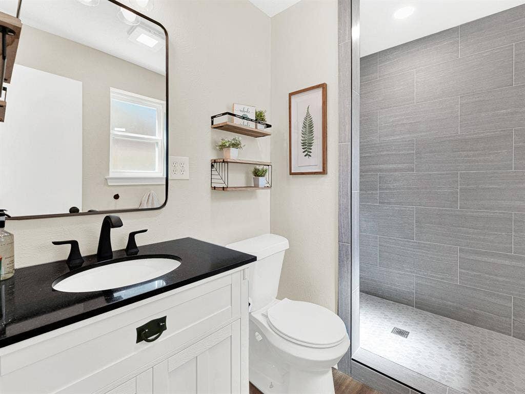 1926 Normandy Drive, Irving, TX 75060 1926 Normandy Drive, Irving, TX 75060