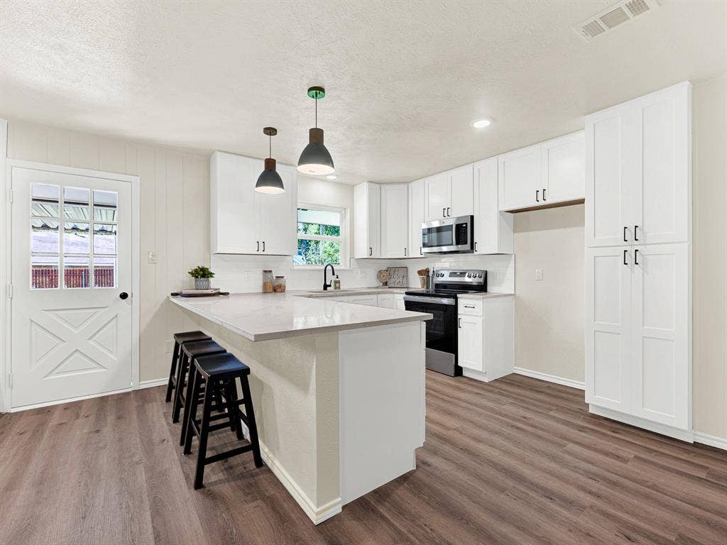 1926 Normandy Drive, Irving, TX 75060 1926 Normandy Drive, Irving, TX 75060