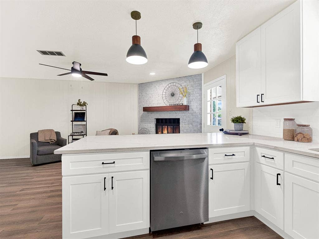 1926 Normandy Drive, Irving, TX 75060 1926 Normandy Drive, Irving, TX 75060