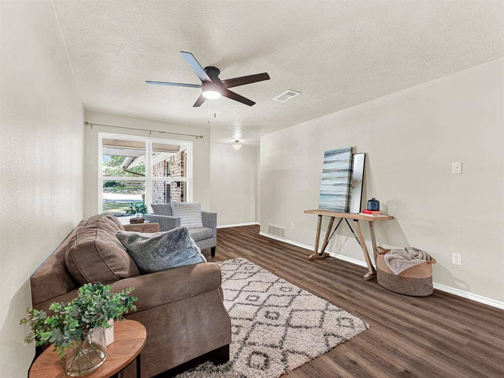 1926 Normandy Drive, Irving, TX 75060 1926 Normandy Drive, Irving, TX 75060