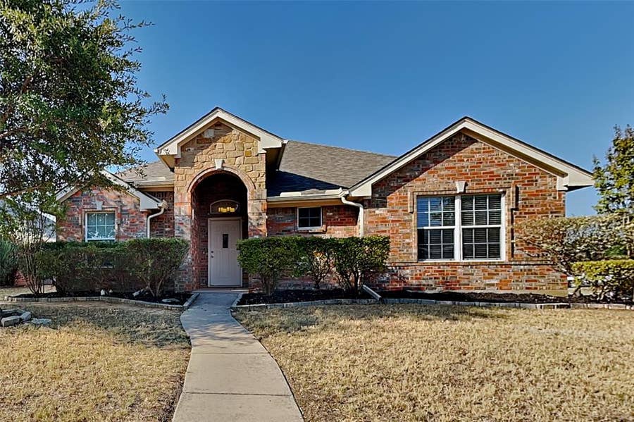 Property photo for 300 Lottie Lane, Saginaw, TX