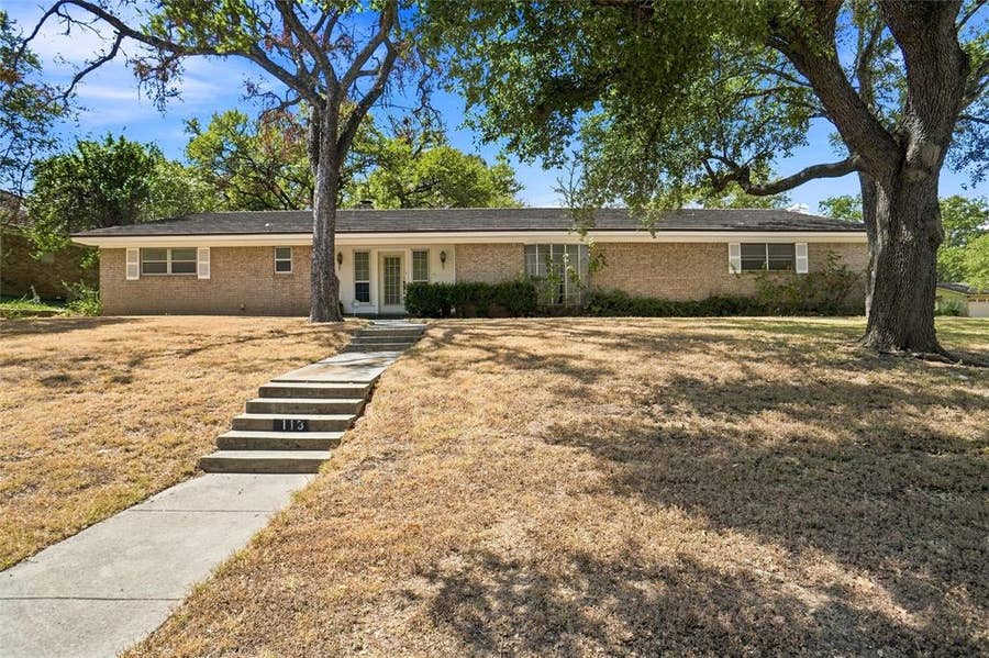 Property photo for 113 Wildwood Court, Azle, TX