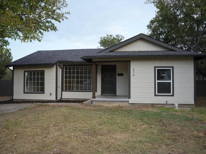 Property photo for 314 37th Street, Grand Prairie, TX