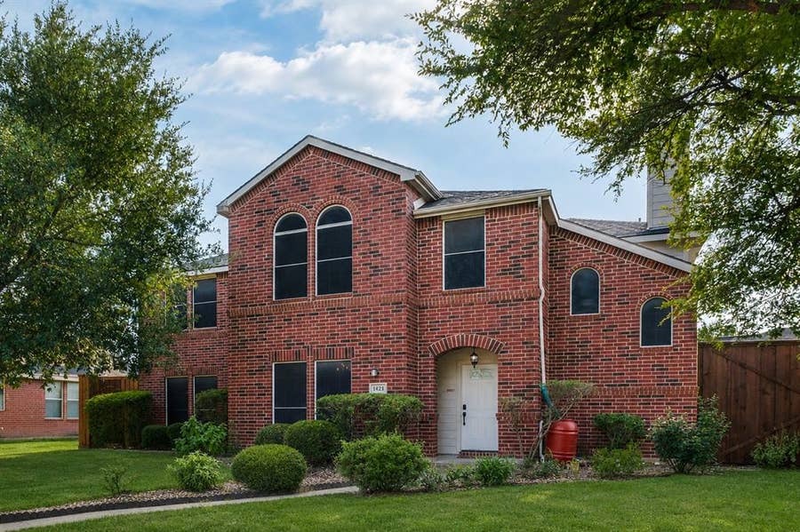 Property photo for 1421 Logan Drive, Lancaster, TX